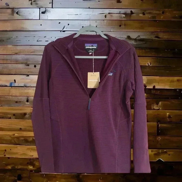 Patagonia Women,s R1 pullover - Picture 4 of 6